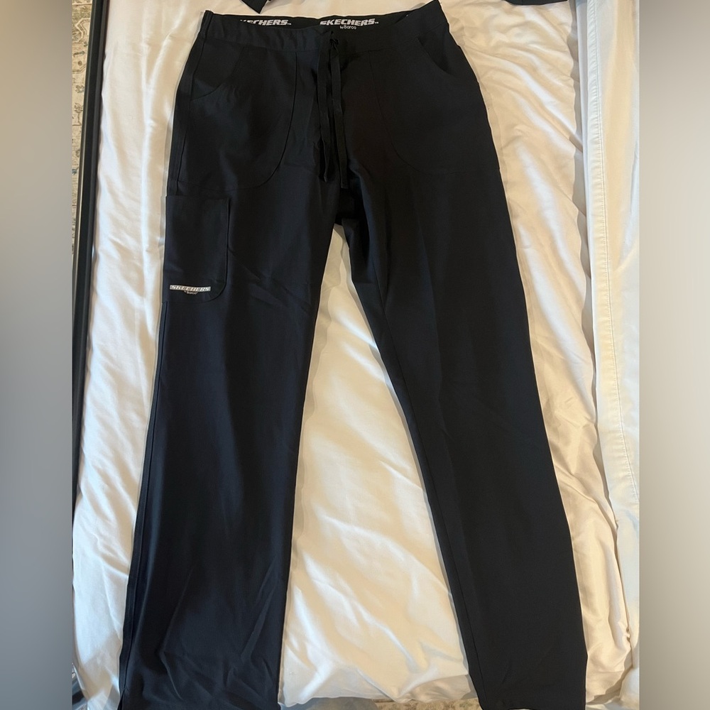 Sketchers by Barco Black Fit & Flare Leg Scrub Pant